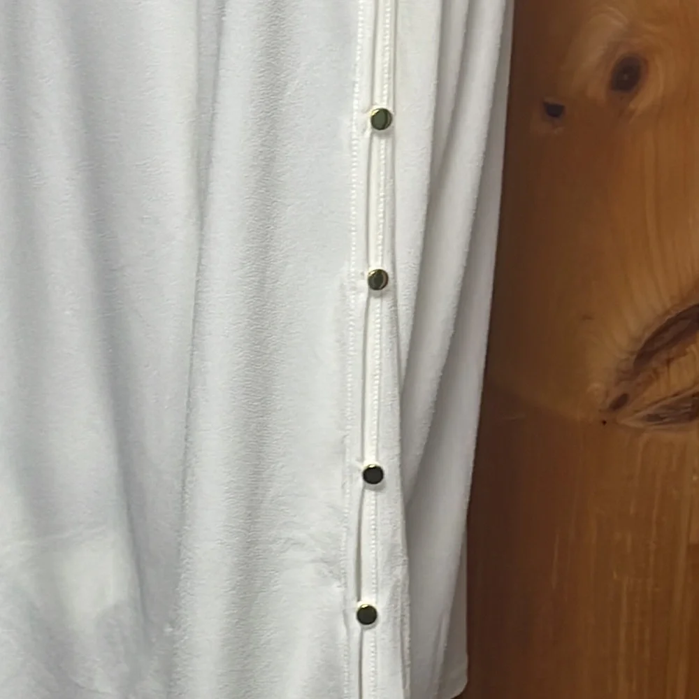 NWT Davina 2x cream, peekaboo, long sleeve blouse - Picture 3 of 5
